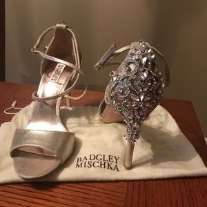 Badgley Mischka champagne heels
